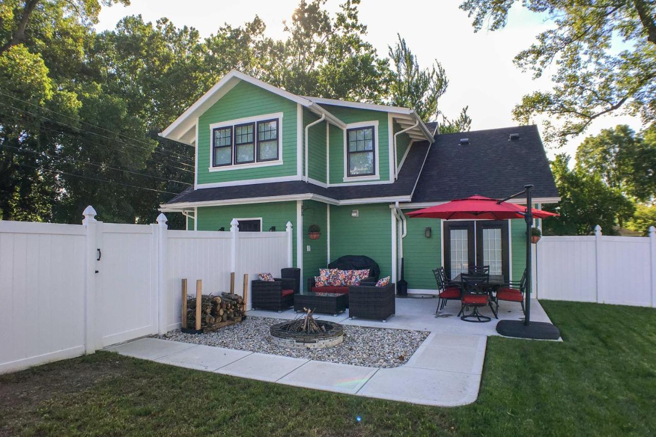 Villa Renovated Craftsman House With Patio And Fire Pit! à Vevay Extérieur photo